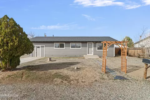 11 Saint Andrews Dr, Yerington, NV 89447