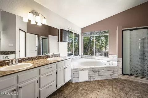Bath - 2152 Wabash Cir, Sparks, NV 89434 photo 2 of 3