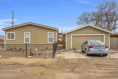 592 Morgan Cir, Sun Valley, NV 89433