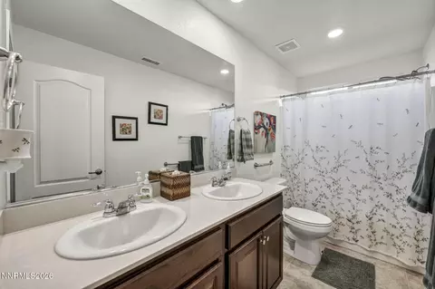 Bath - 369 Redwall Ct, Dayton, NV 89403 photo 2 of 5