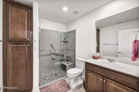 Bath - 369 Redwall Ct, Dayton, NV 89403 photo 3 of 5