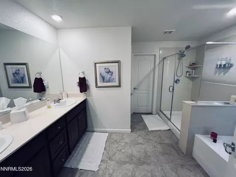 Bath - 369 Redwall Ct, Dayton, NV 89403 photo 4 of 5