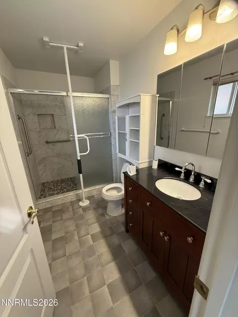 Bath - 285 Amanda Ln, Fallon, NV 89406 photo 2 of 2