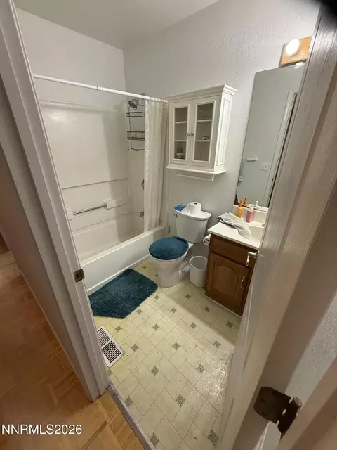 Bath - 285 Amanda Ln, Fallon, NV 89406 photo 1 of 2