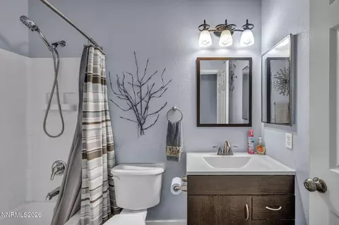 Bath - 18248 Silverleaf Ct, Reno, NV 89508 photo 1 of 2
