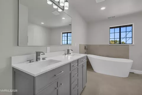 Bath - 1525 Bonanza Rd, Reno, NV 89521 photo 1 of 8