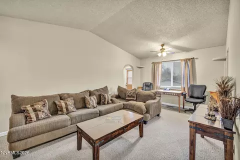 8825 Artesian Way, Reno, NV 89506