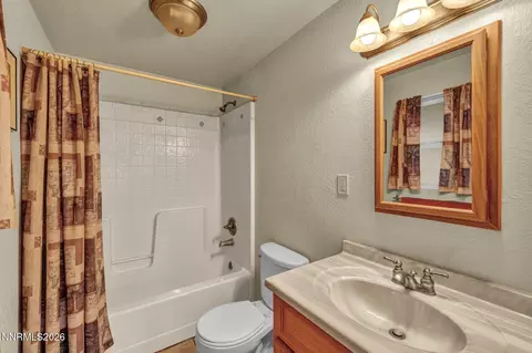 Bath - 8825 Artesian Way, Reno, NV 89506 photo 2 of 2