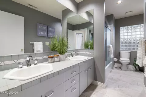 Bath - 41 Sawbuck Rd, Reno, NV 89519 photo 5 of 6