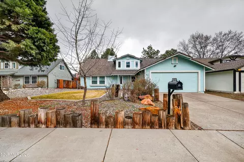 8211 Dixon Ln, Reno, NV 89511