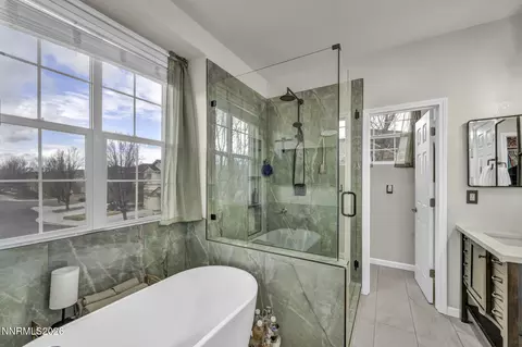 Bath - 11010 Colton Dr, Reno, NV 89521 photo 2 of 4