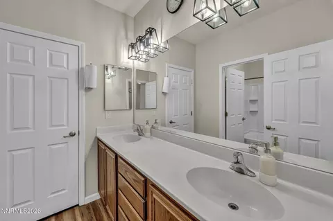 Bath - 11010 Colton Dr, Reno, NV 89521 photo 4 of 4