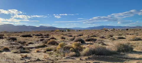 5155 Lemon St, Silver Springs, NV 89429