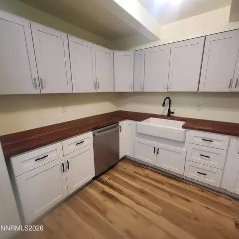Kitchen - 341 Baker St, Hawthorne, NV 89415 photo 3 of 3