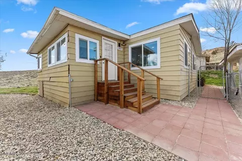 384 Loster Way, Sun Valley, NV 89433