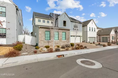 715 W Pleasant Oak Trl, Reno, NV 89511