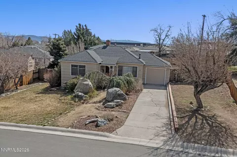 16 Raymond Dr, Reno, NV 89503
