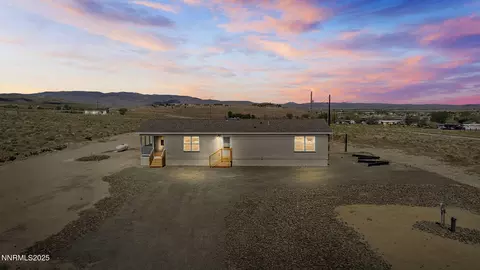 8260 Sycamore St, Silver Springs, NV 89429