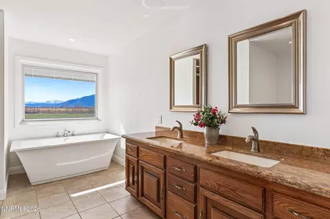 Bath - 1663 Mackland Ave, Minden, NV 89423 photo 2 of 3