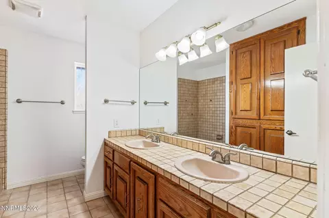 Bath - 1663 Mackland Ave, Minden, NV 89423 photo 3 of 3