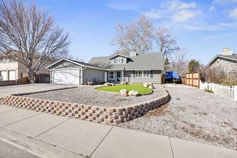 7275 Offenhauser Dr, Reno, NV 89511