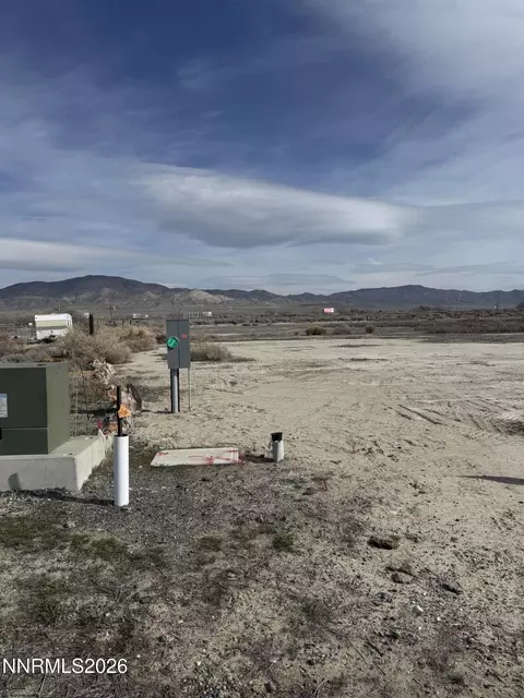 68 River Banks Ct, Lovelock, NV 89419