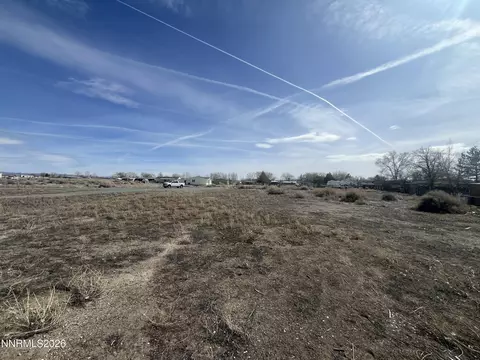 7 Olympia Ct, Yerington, NV 89447