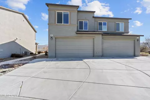 420 Autumn Breeze Cir, Reno, NV 89511