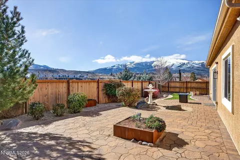 8286 Fenhollow Dr, Verdi, NV 89439