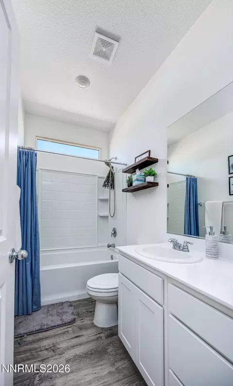 Bath - 1049 Tamarack Ct, Fallon, NV 89406 photo 1 of 2