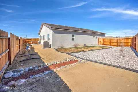 Exterior - 1049 Tamarack Ct, Fallon, NV 89406 photo 2 of 3