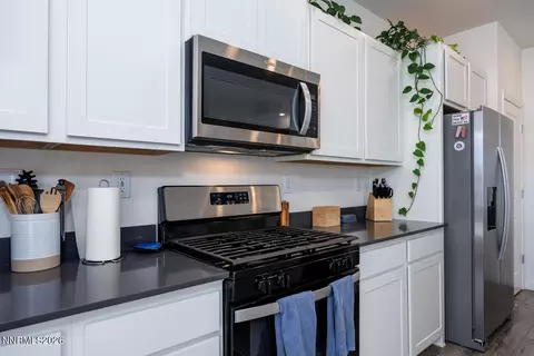 Kitchen - 1049 Tamarack Ct, Fallon, NV 89406 photo 2 of 2