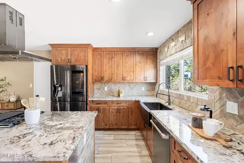 Kitchen - 14675 Chamy Dr, Reno, NV 89521 photo 5 of 11