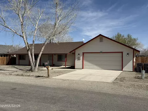 14 Pebble Beach Dr, Yerington, NV 89447