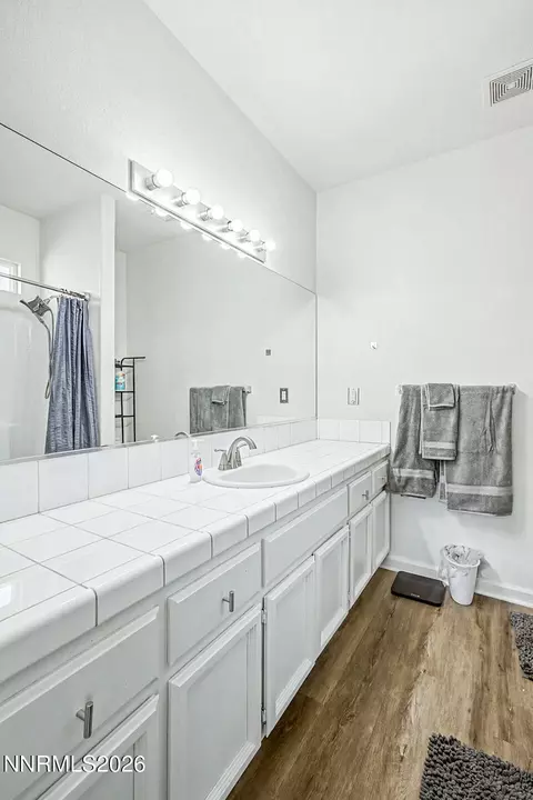 Bath - 1284 Eider Cir, Fallon, NV 89406 photo 2 of 3