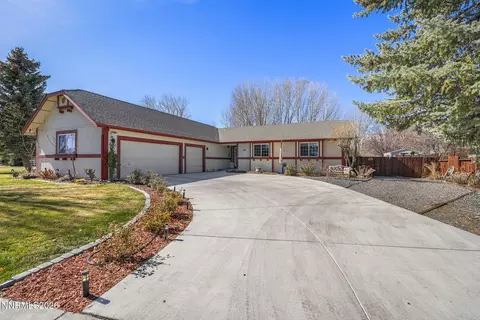 1714 Bougainvillea Dr, Minden, NV 89423