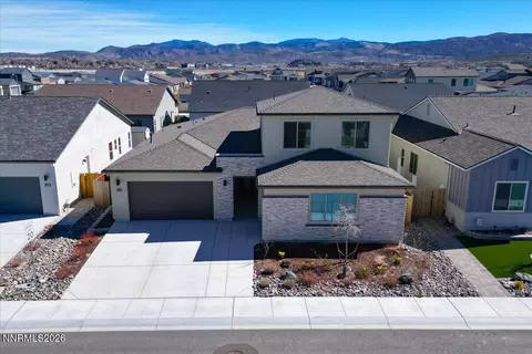 351 Porter Peak Dr, Carson City, NV 89701