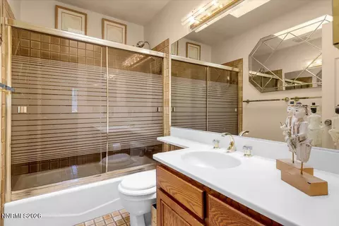 Bath - 100 Moore Ln, Reno, NV 89509 photo 4 of 5