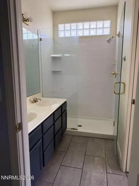 Bath - 4695 Hampton Ln, Reno, NV 89519 photo 2 of 3