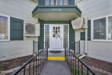 1945 4th St #14, Sparks, NV 89431