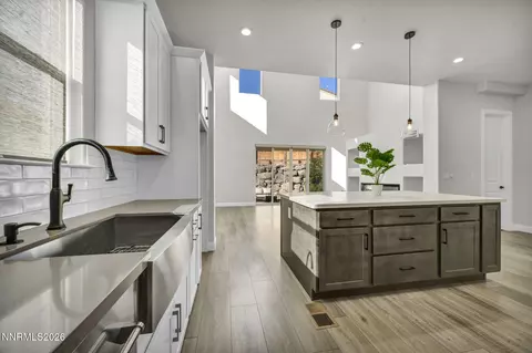Kitchen - 1539 Elk Run Trl, Reno, NV 89523 photo 5 of 8