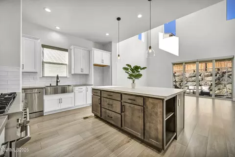 Kitchen - 1539 Elk Run Trl, Reno, NV 89523 photo 2 of 8