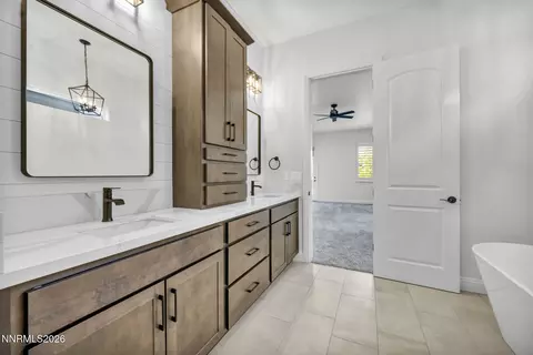 Bath - 1539 Elk Run Trl, Reno, NV 89523 photo 1 of 10