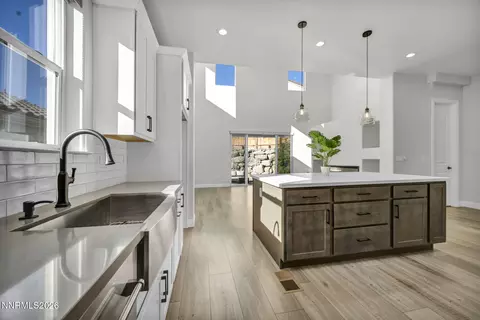 Kitchen - 1539 Elk Run Trl, Reno, NV 89523 photo 4 of 8