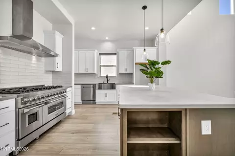 Kitchen - 1539 Elk Run Trl, Reno, NV 89523 photo 6 of 8