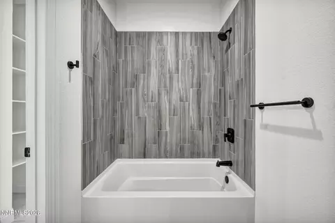 Bath - 1539 Elk Run Trl, Reno, NV 89523 photo 6 of 10