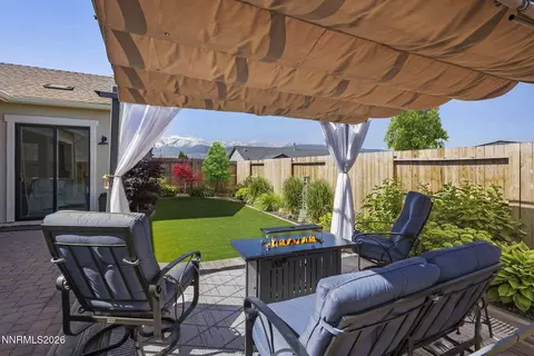 2253 Paint Horse Dr, Reno, NV 89521