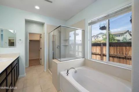 Bath - 2190 Dutch Draft Dr, Reno, NV 89521 photo 1 of 2