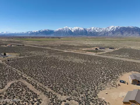 2013 E Valley Rd, Minden, NV 89423 photo 2