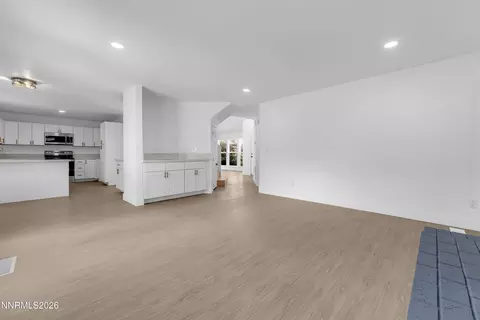 Living - 40 Eagle Claw Ct, Reno, NV 89523 photo 7 of 10